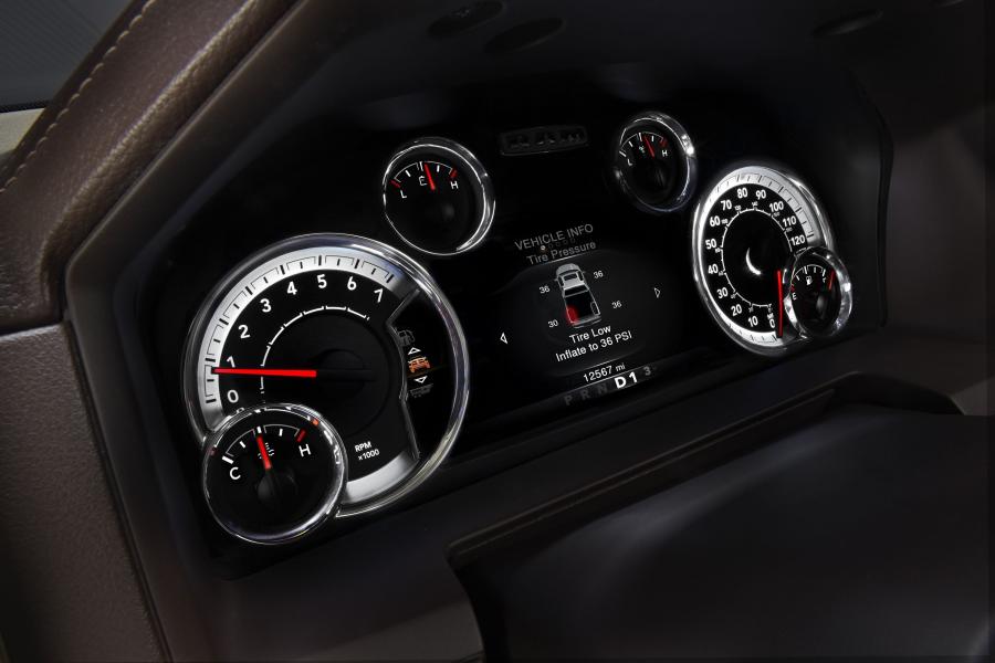  Dodge Ram 1500 2013 года  (фото 18 из 106)